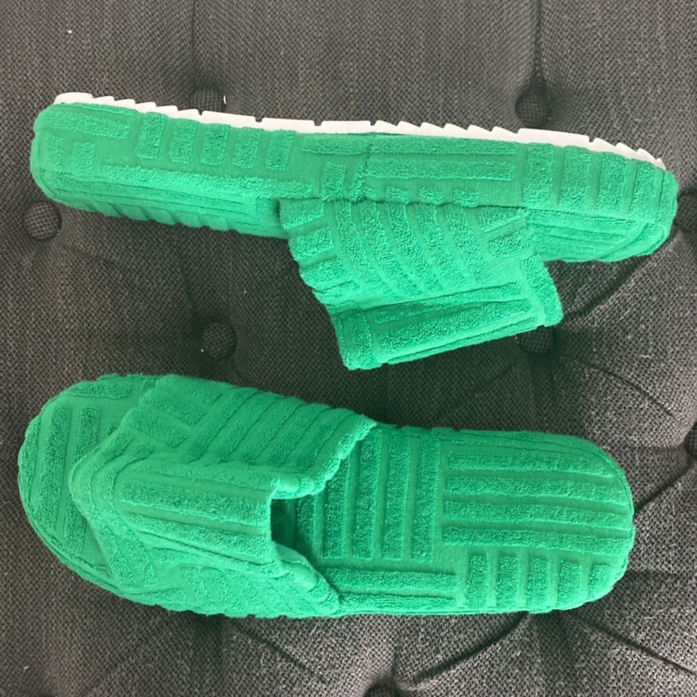Open toe women’s slides